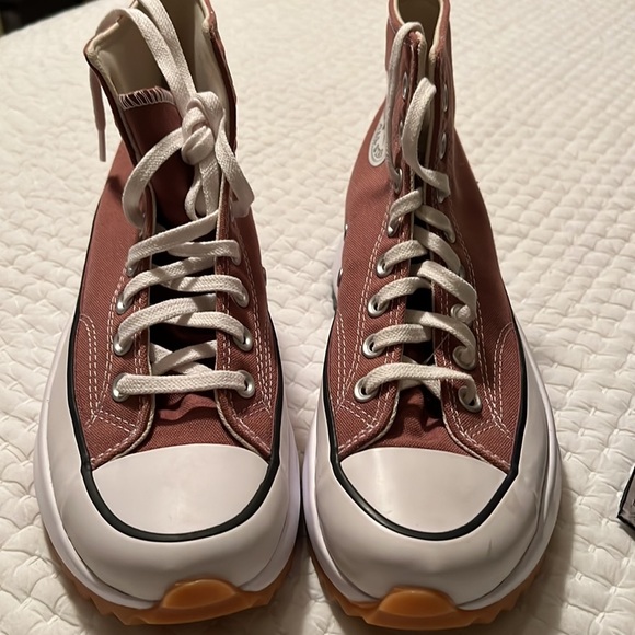 NWT. IN BOX. CONVERSE. 8womands. 6.5mens. Run Star Hike Hi. Color is Saddle. - Picture 2 of 9